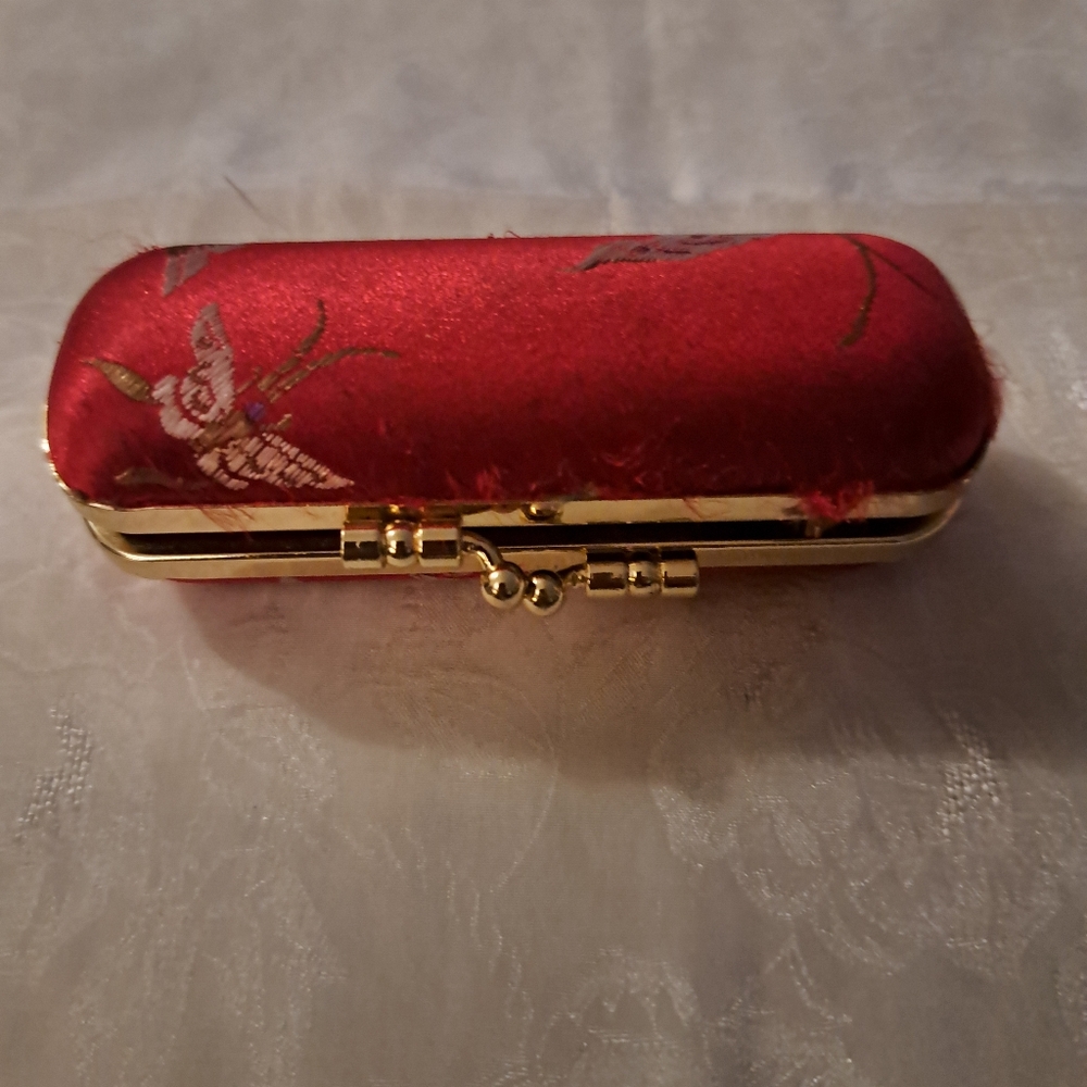 VINTAGE LIPSTICK HOLDER - Picture 3 of 3